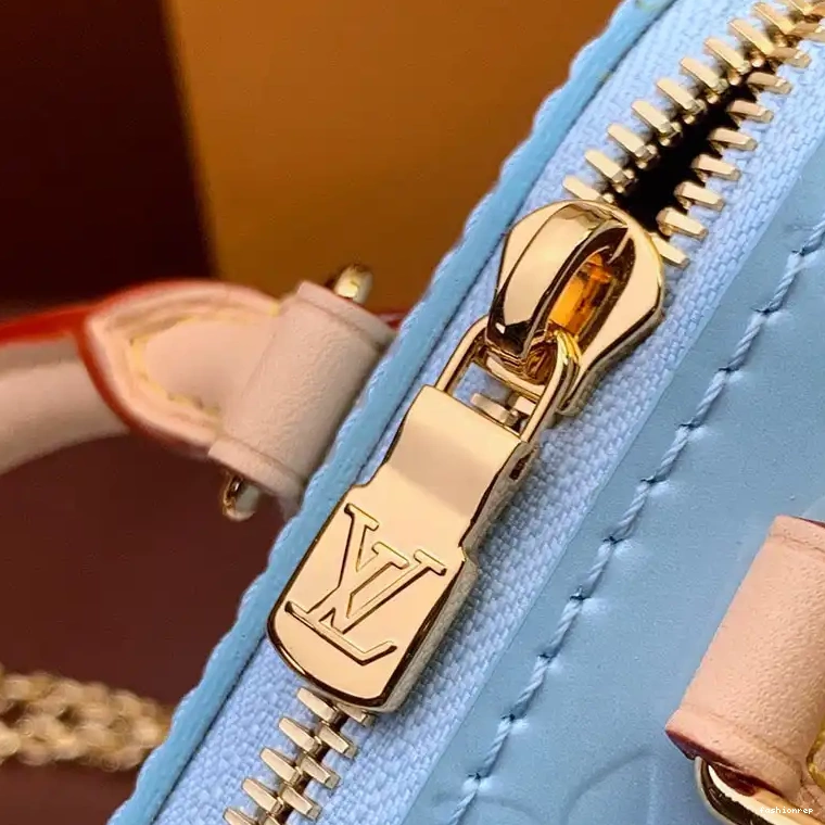 Fashionrepsfam ru LV 2410YA0037 Bags 0814